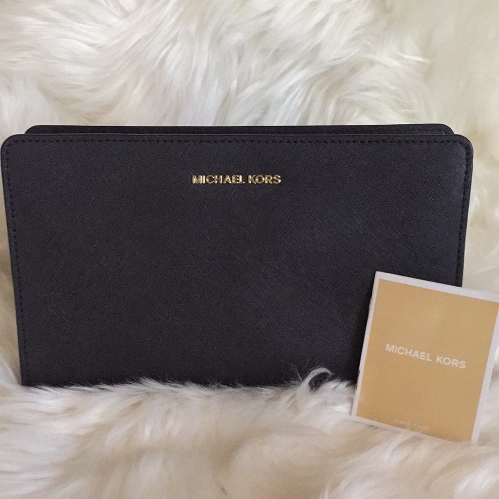 Michael Kors Clutch - Picture 5 of 5
